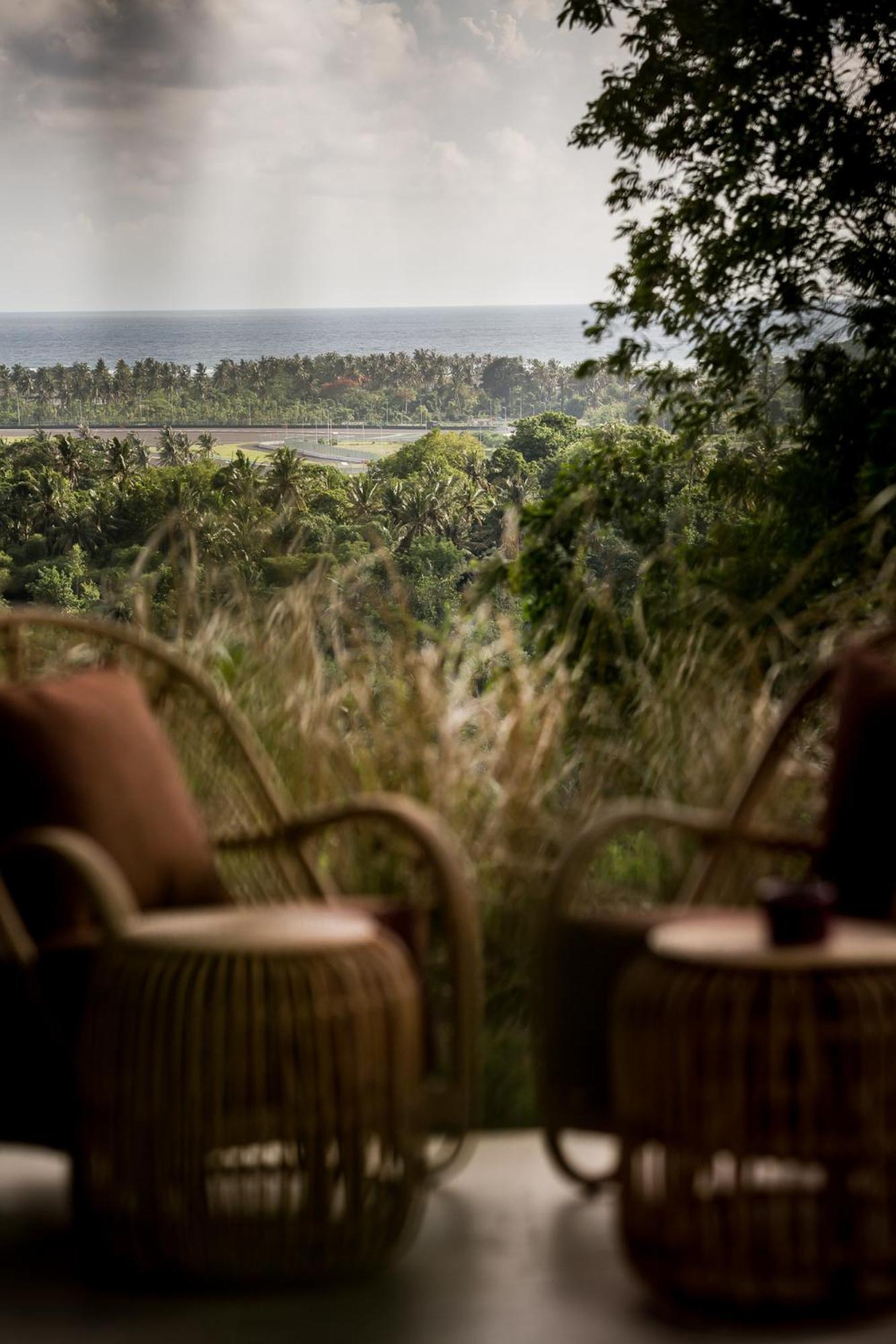 Drop In Surf Lodge Kuta  Екстер'єр фото